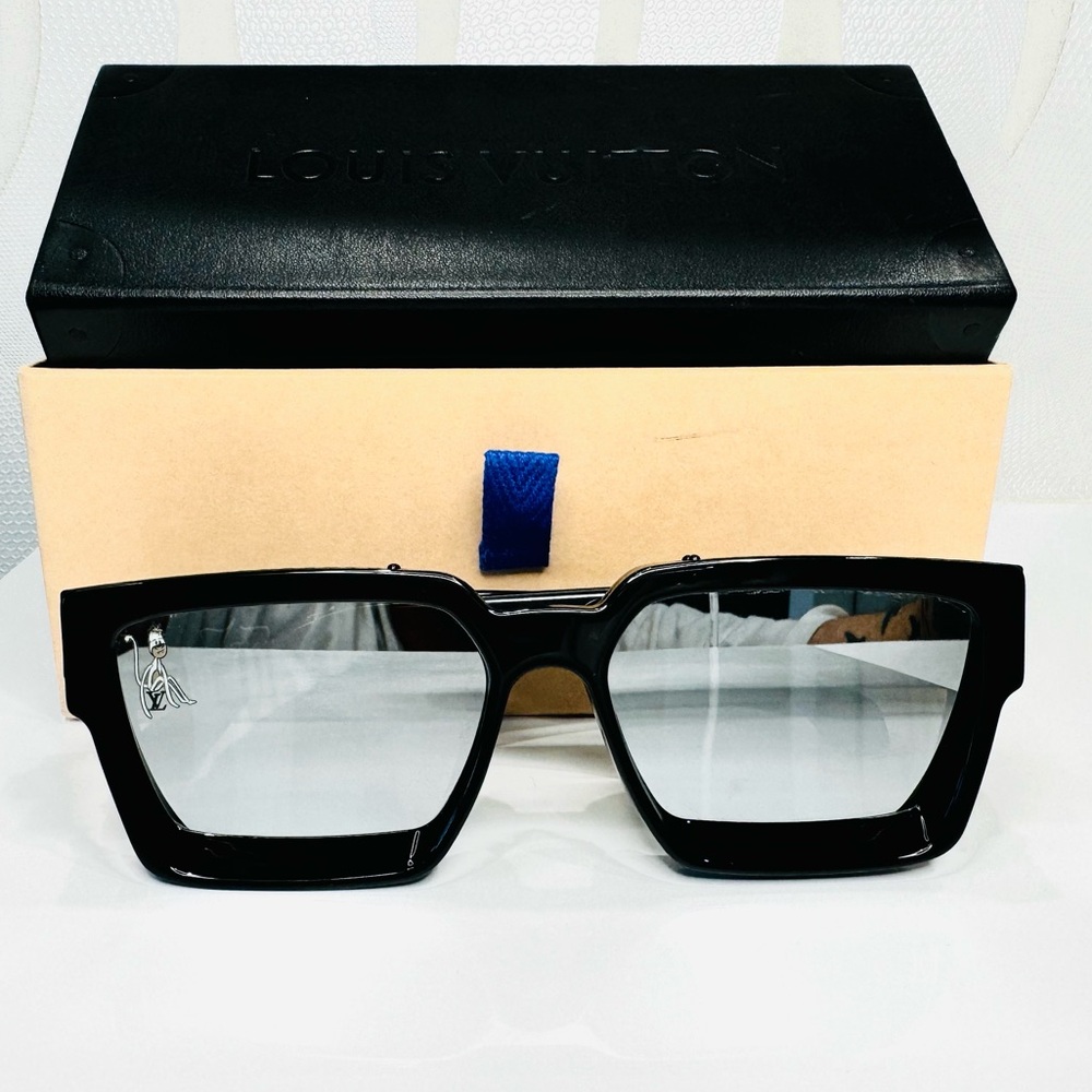 Louis Vuitton Zoooom With Friends 1.1 Millionaire Sunglasses Bla